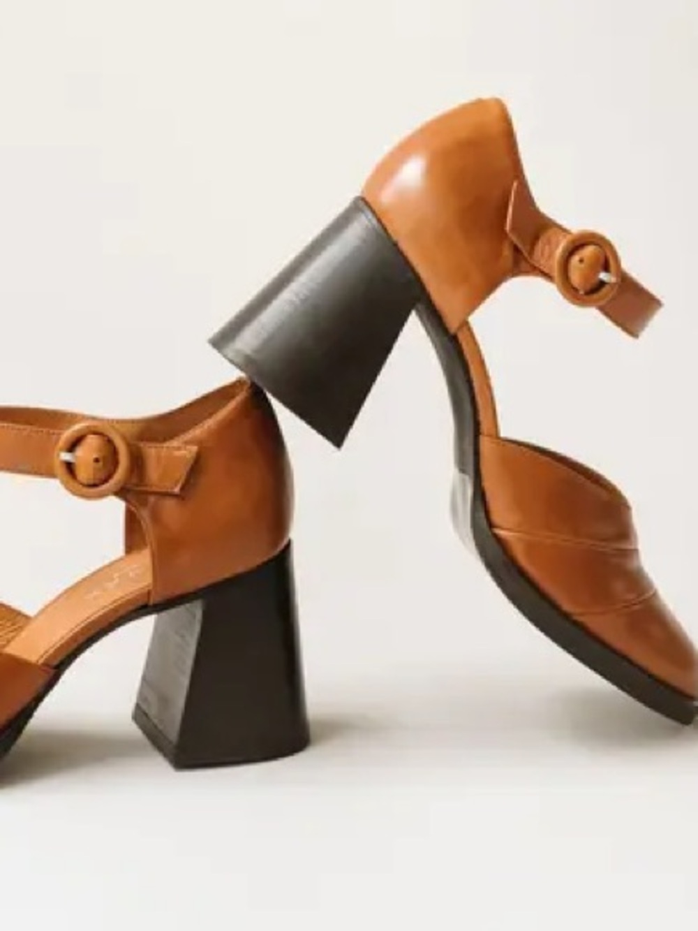 Jonak Paris Babies with heel and strap in light cognac leather Mary Jane heels